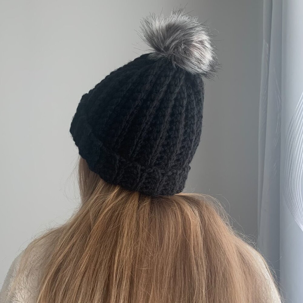 Hand crochet/knit toque